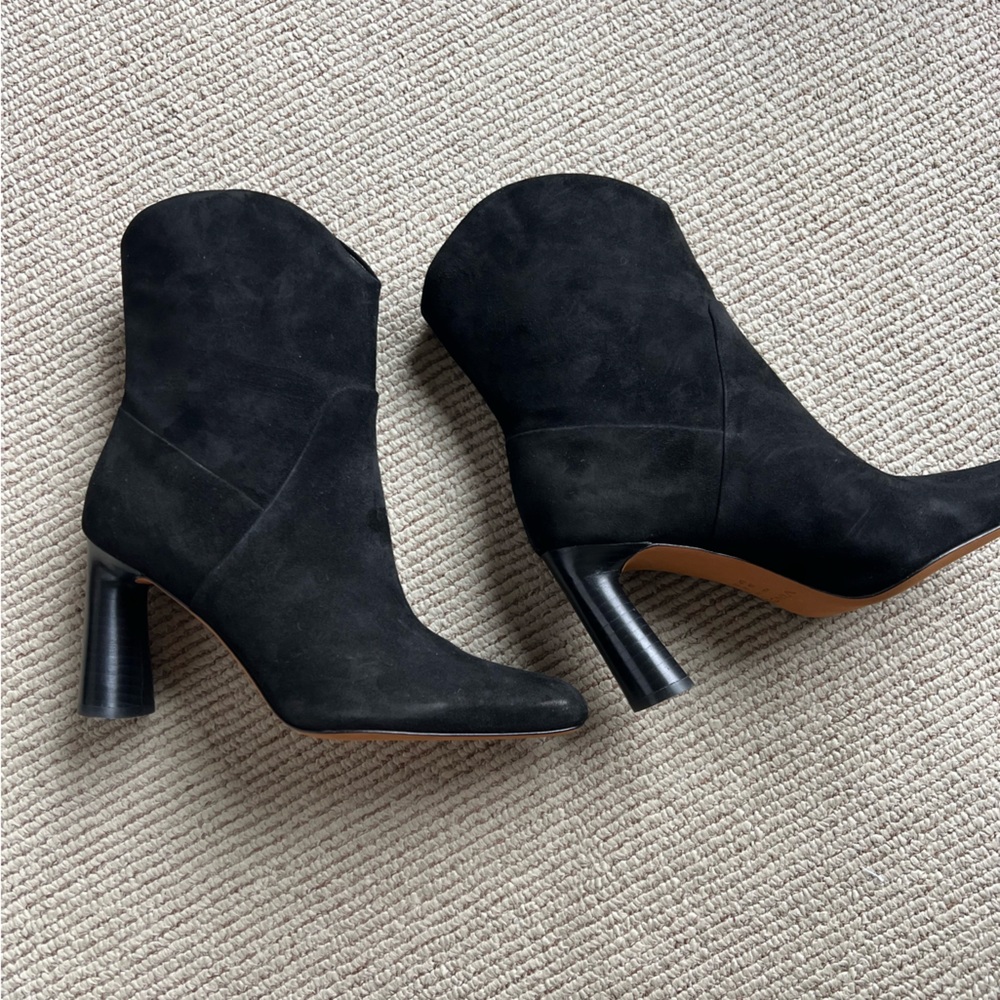 Vince Boots size 38 never worn or used